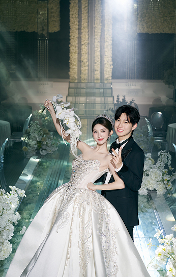 幻镜中，每步都生着辉